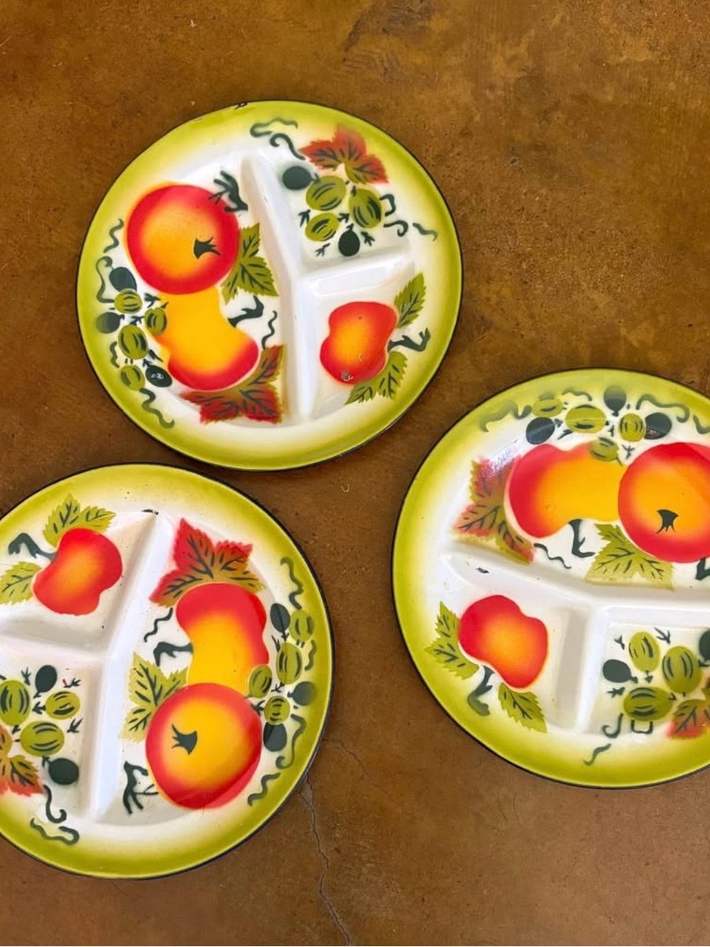 Retro Fruit-Pattern Divided Ceramic Plates in Yellow and Red